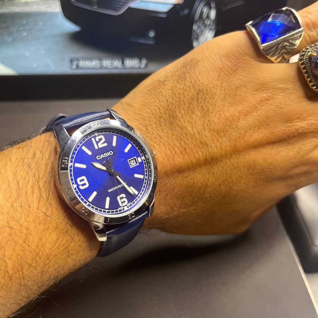 Casio – bleu en acier inoxydable