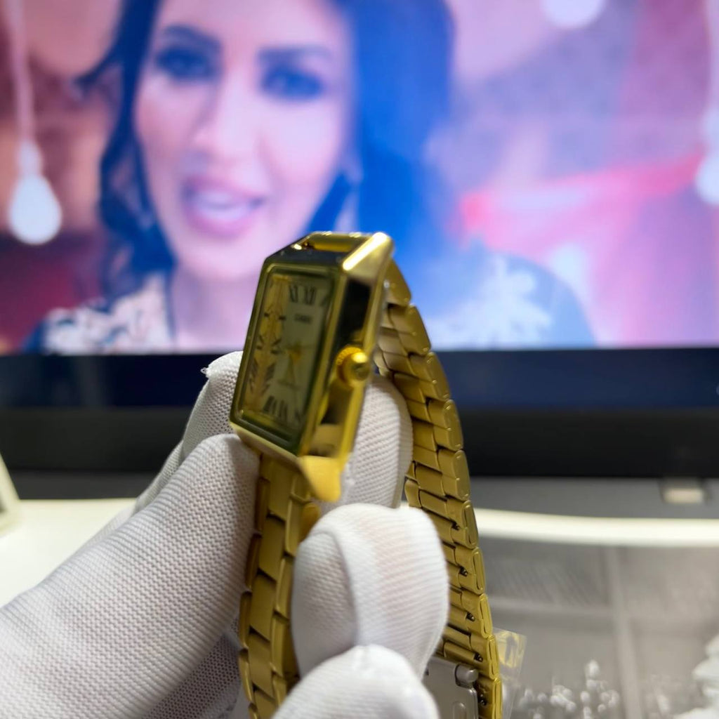 Casio – Élégante montre carrée pour femme